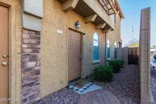 Photo #3: 6685986 Listing