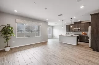 Photo #2: 6685994 Listing