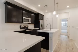 Photo #1: 6686205 Listing 