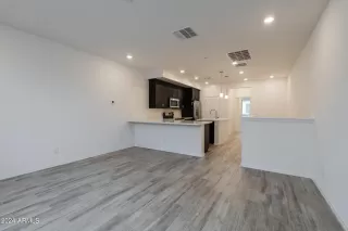 Photo #2: 6686205 Listing 