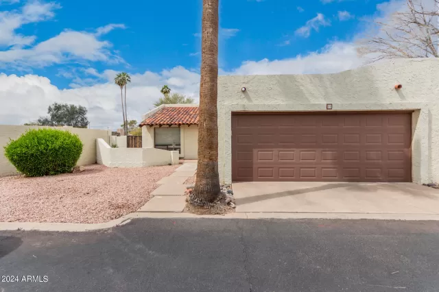 MLS: 6686268 Condo For Sale