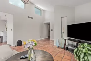 Photo #4: 6686268 Listing