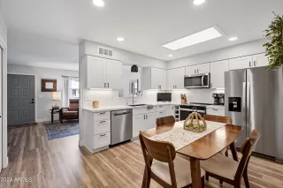 Photo #4: 6686668 Listing