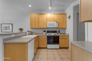 Photo #4: 6686817 Listing 