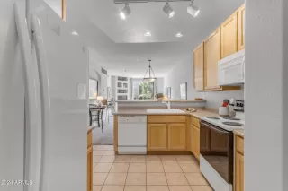 Photo #5: 6686817 Listing 