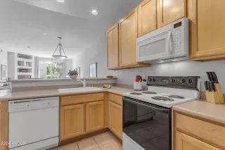 Photo #6: 6686817 Listing 