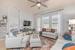 Photo #3: 6686827 Listing