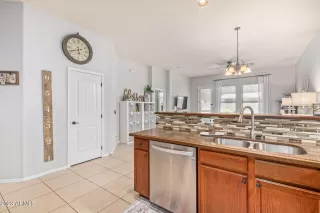 Photo #6: 6686827 Listing