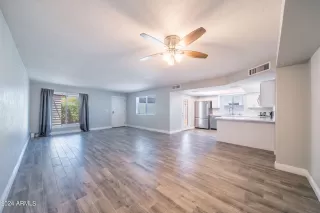 Photo #6: 6686942 Listing