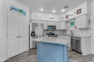 Photo #2: 6686979 Listing 