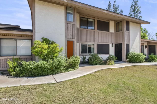 MLS: 6687053 Condo For Sale