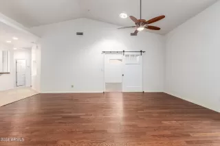 Photo #4: 6687109 Listing 