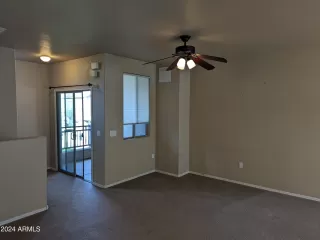 Photo #6: 6687173 Listing