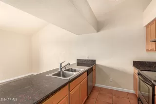 Photo #4: 6687479 Listing