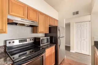 Photo #6: 6687479 Listing