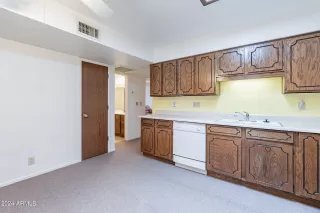 Photo #6: 6687577 Listing 