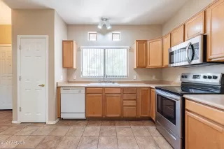 Photo #6: 6687799 Listing