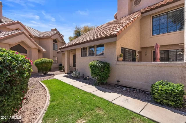 MLS: 6687945 Condo For Sale