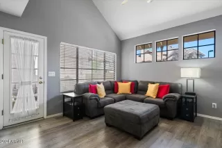 Photo #2: 6687945 Listing 