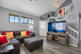 Photo #3: 6687945 Listing 