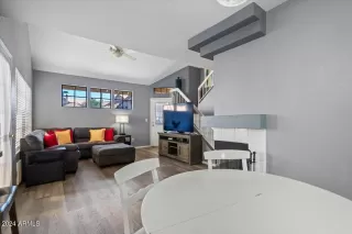 Photo #4: 6687945 Listing 