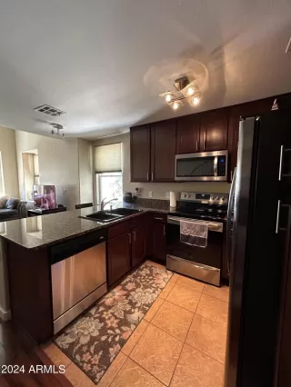 Photo #3: 6688625 Listing