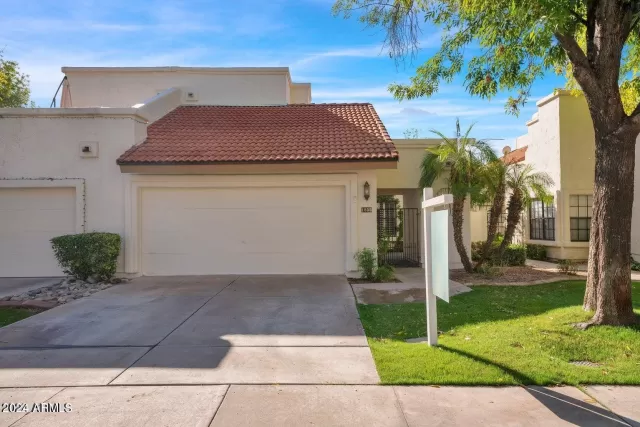 MLS: 6688681 Condo For Sale