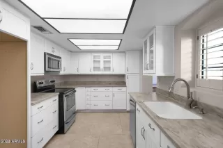 Photo #6: 6688681 Listing