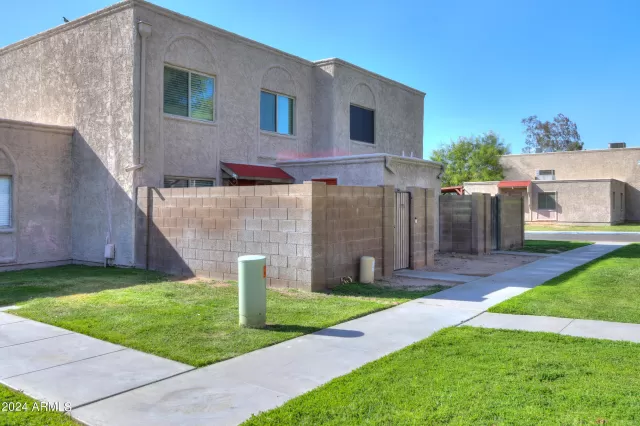 MLS: 6688693 Condo For Sale