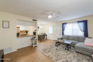 Photo #4: 6688693 Listing