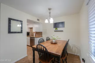 Photo #5: 6688693 Listing