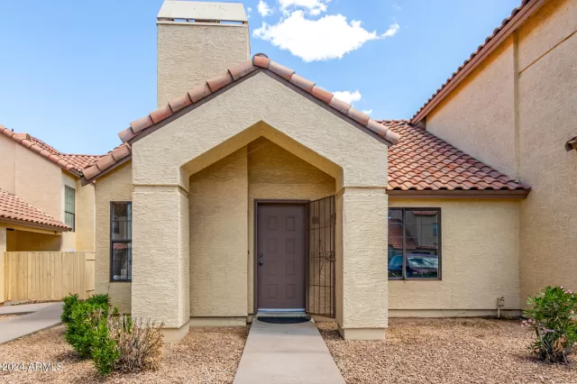 MLS: 6688943 Condo For Sale