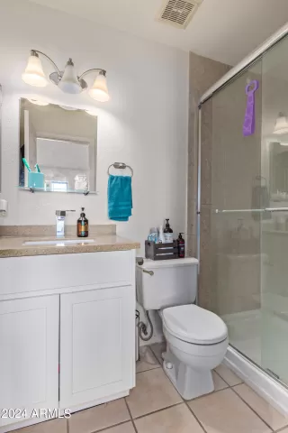 Photo #4: 6688943 Listing