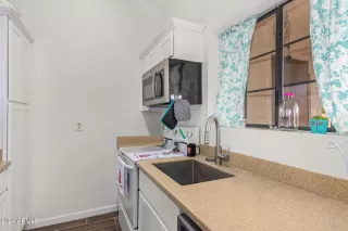 Photo #5: 6688943 Listing