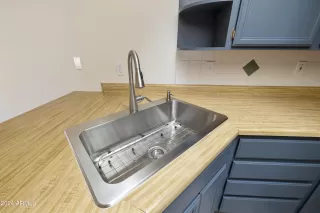 Photo #4: 6689183 Listing