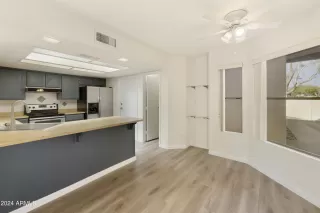 Photo #5: 6689183 Listing