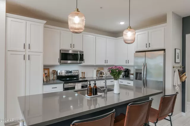 MLS: 6689277 Condo For Sale