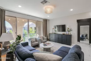 Photo #5: 6689277 Listing