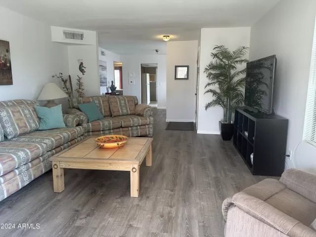 MLS: 6689311 Condo For Sale