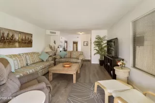 Photo #3: 6689311 Listing