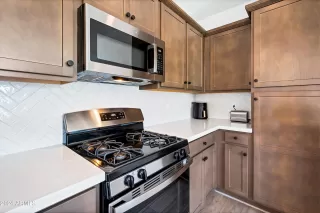 Photo #4: 6689515 Listing