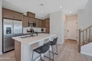 Photo #6: 6689515 Listing