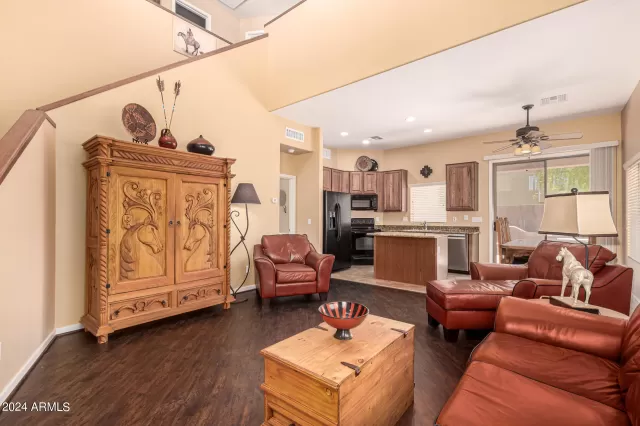 MLS: 6689545 Condo For Sale