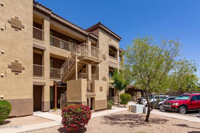 MLS: 6689683 Condo For Sale