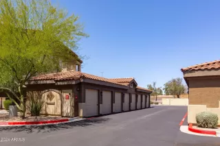 Photo #3: 6689683 Listing