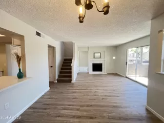 Photo #4: 6689746 Listing