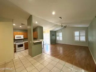 Photo #5: 6689802 Listing