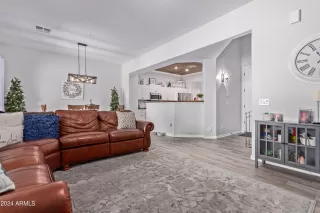 Photo #5: 6690028 Listing 