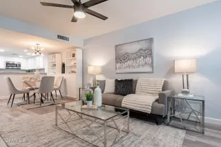 Photo #5: 6690127 Listing