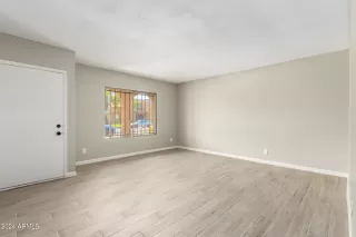 Photo #3: 6690232 Listing